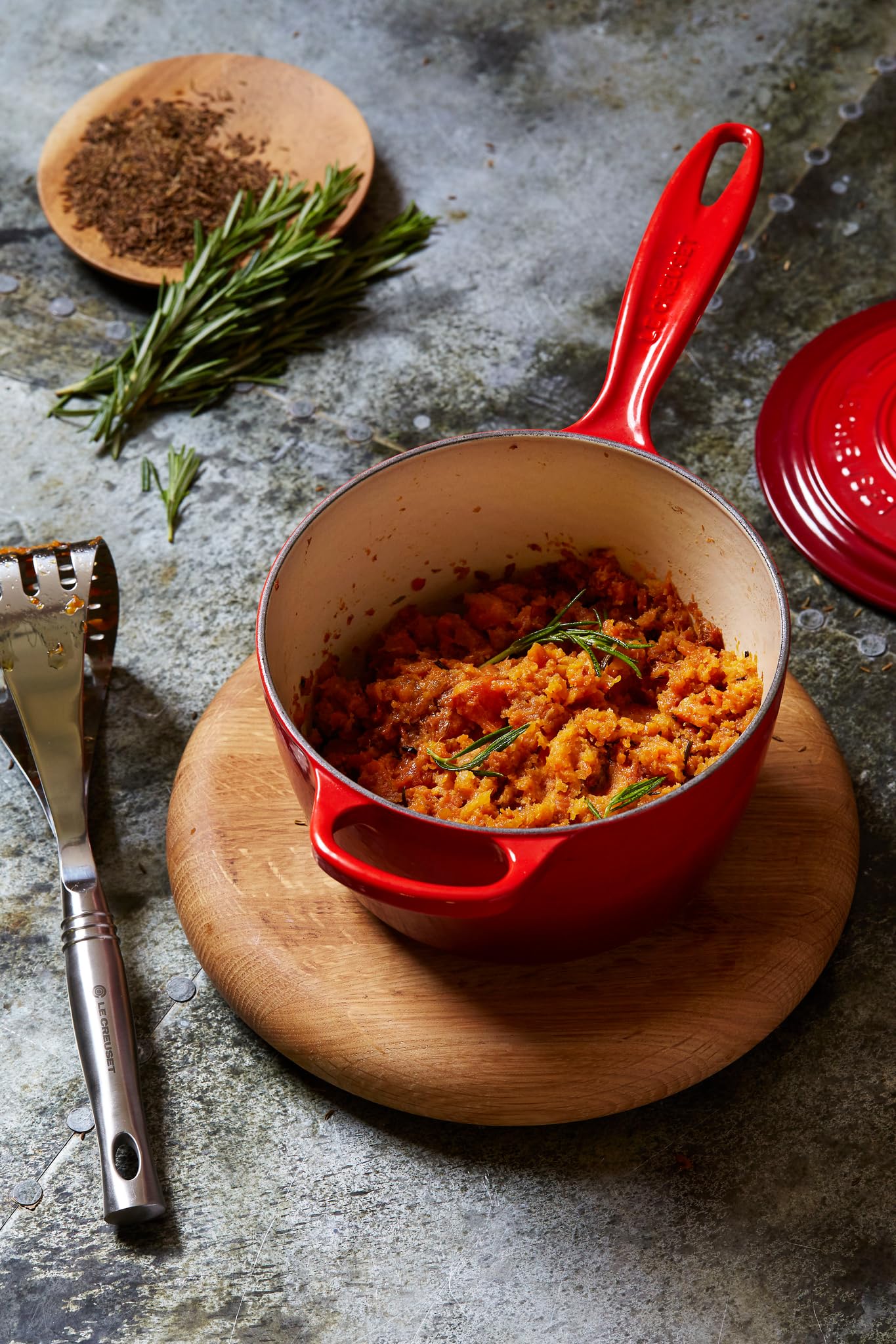 le-creuset-casserole-fonte-maill-e-signature-18-cm-2-2-l-cerise image 8
