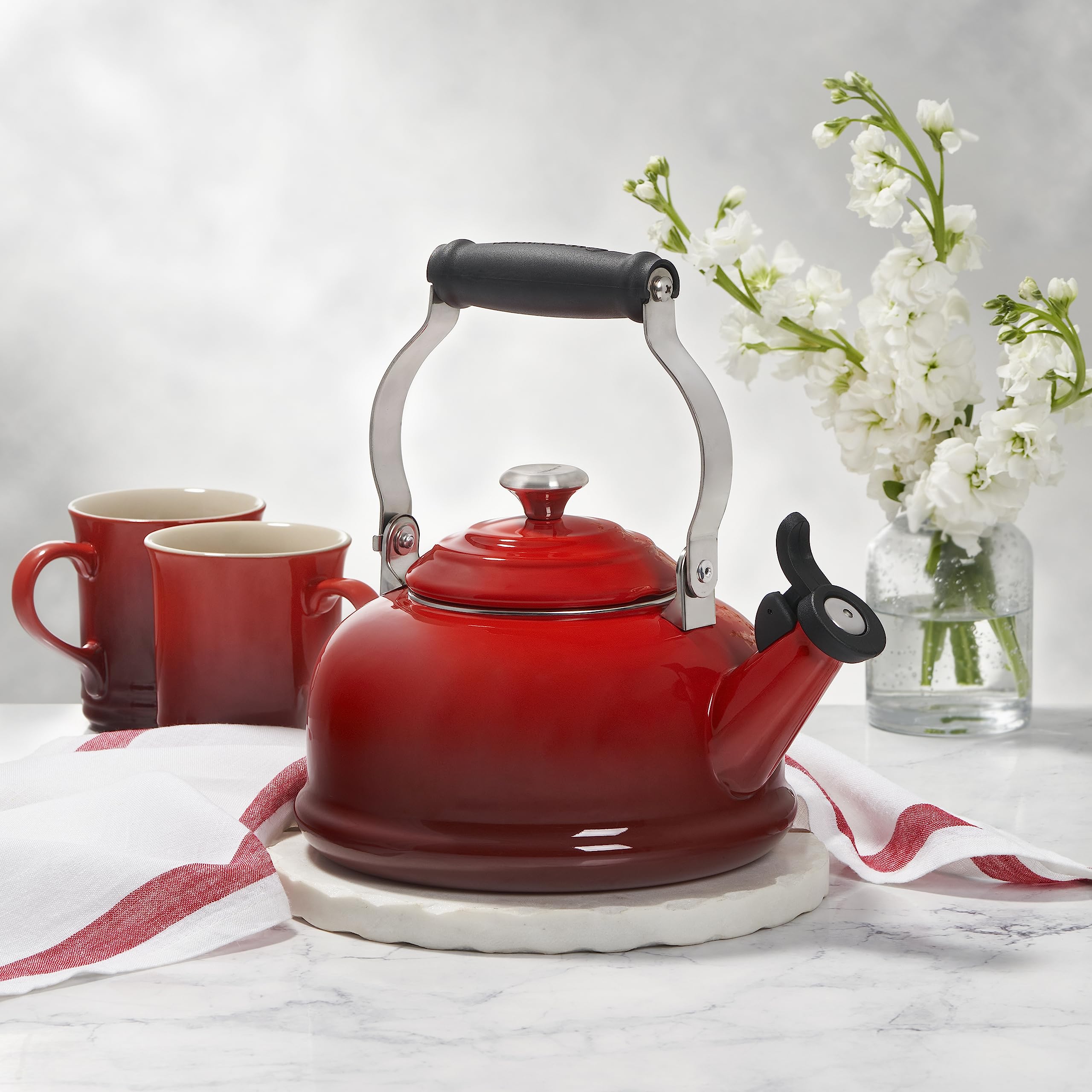 le-creuset-bouilloire-sifflante-acier-maill-1-7-l-cerise image 4