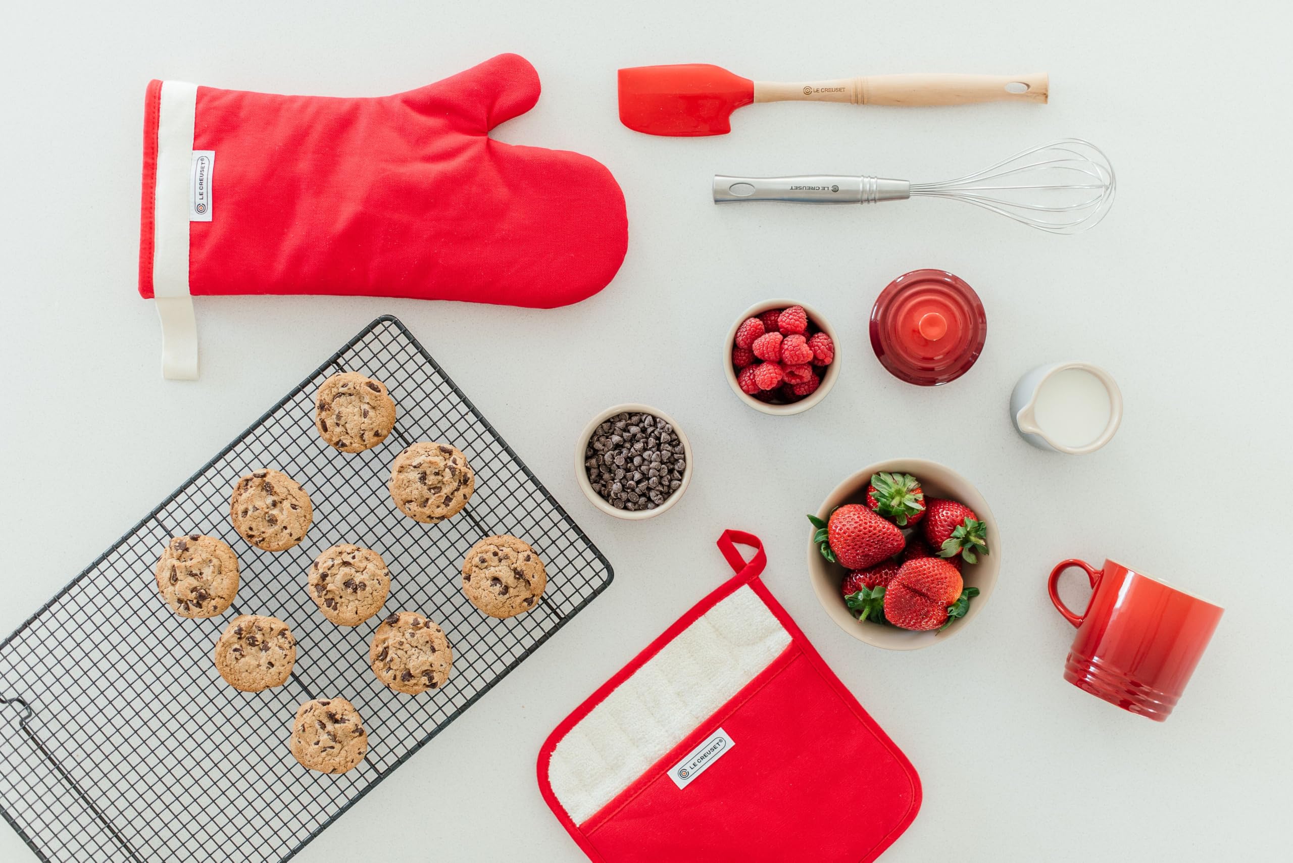 le-creuset-gant-de-four-extra-long-coton-cerise image 2