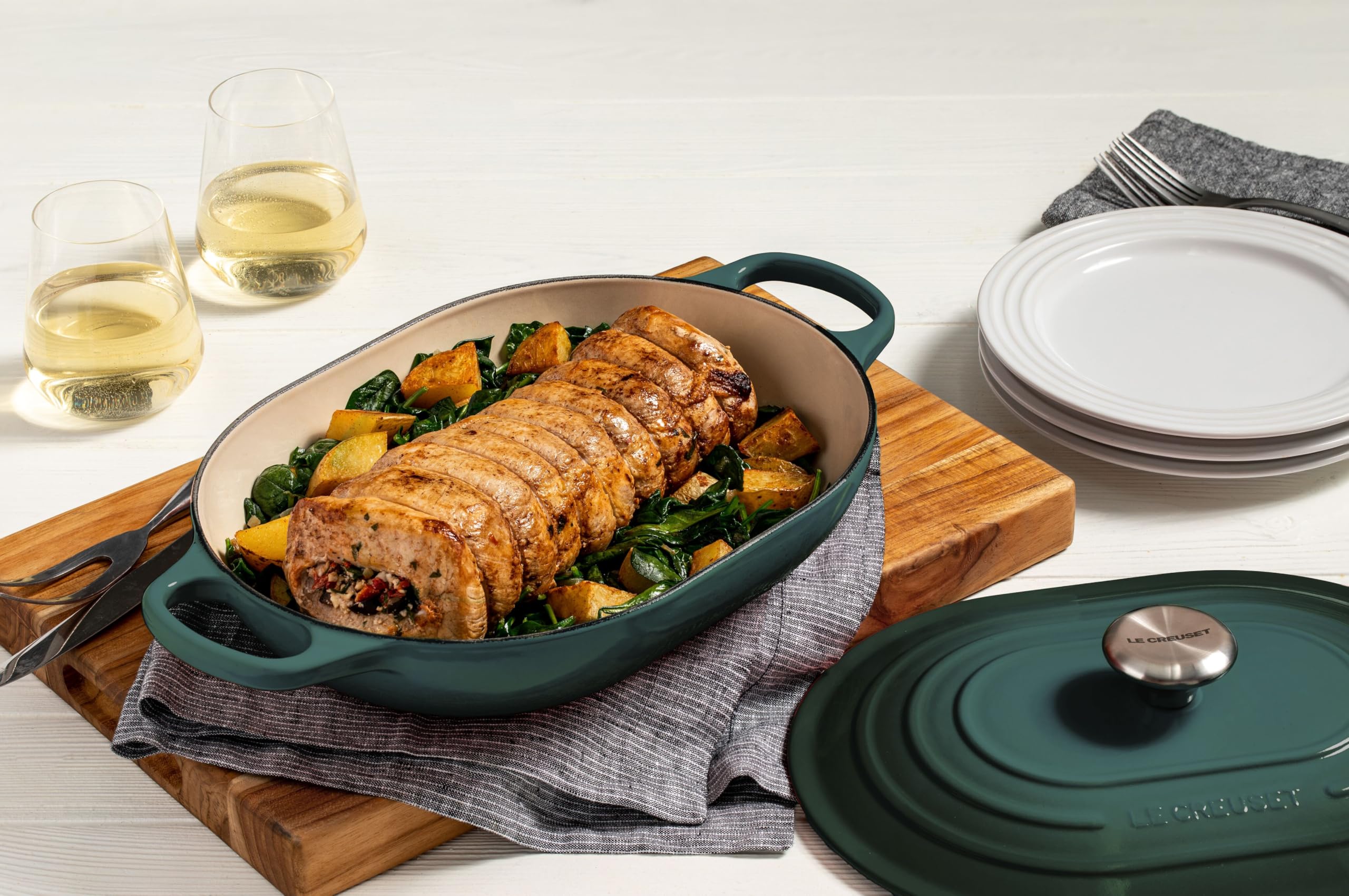 le-creuset-signature-cocotte-rectangulaire-en-fonte-maill-e-3-4-l-volcanique image 5