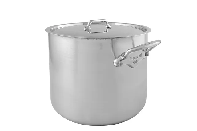 mauviel1830-m-urban-3-marmite-traiteur-24-cm-avec-couvercle-inox image 1