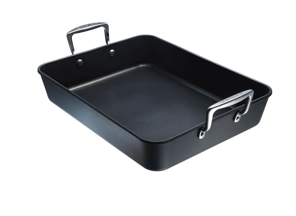 le-creuset-plat-r-tir-anti-adh-rent-fonte-d-aluminium-35x27-cm-anthracite-argent image 1