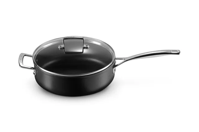 le-creuset-sauteuse-en-aluminium-forg-avec-couvercle-26-cm-anthracite-argent image 1