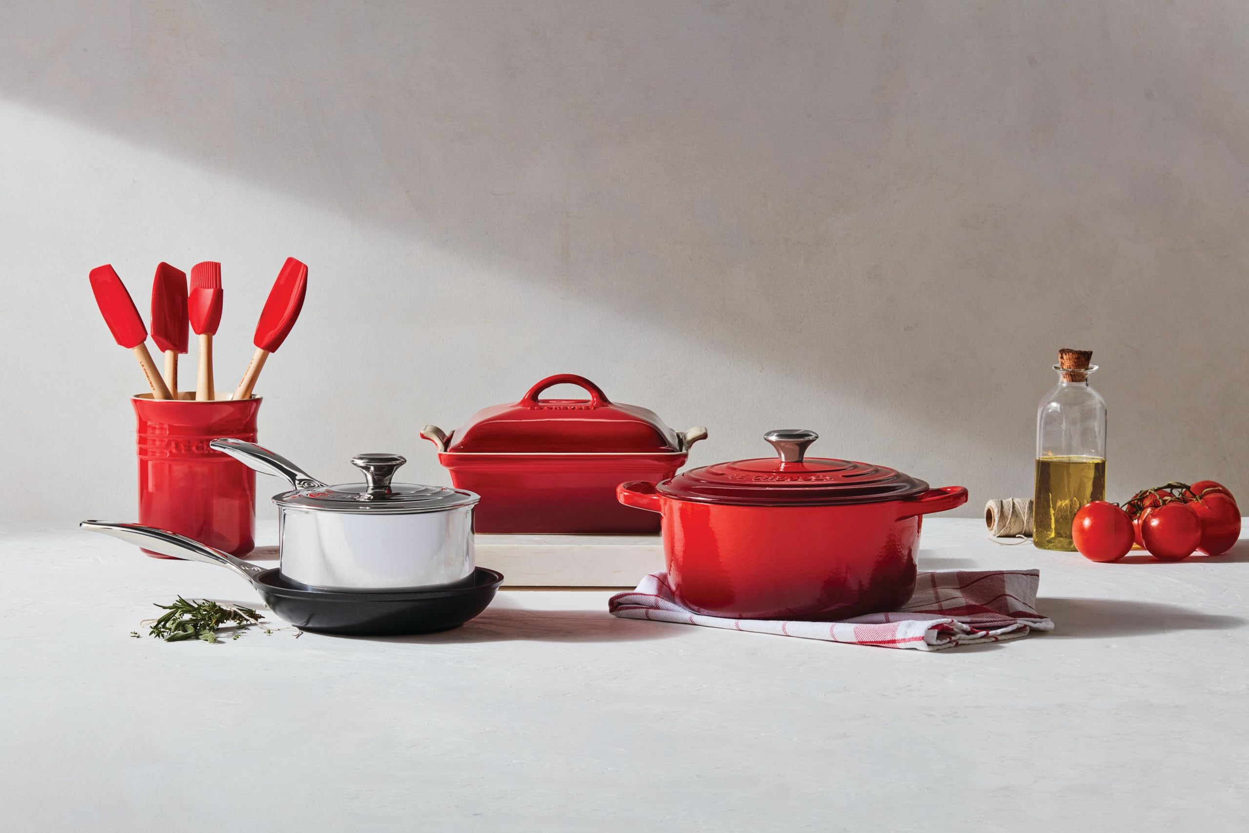 le-creuset-coffret-pot-ustensiles-1-1-l-cerise-4-spatules image 8