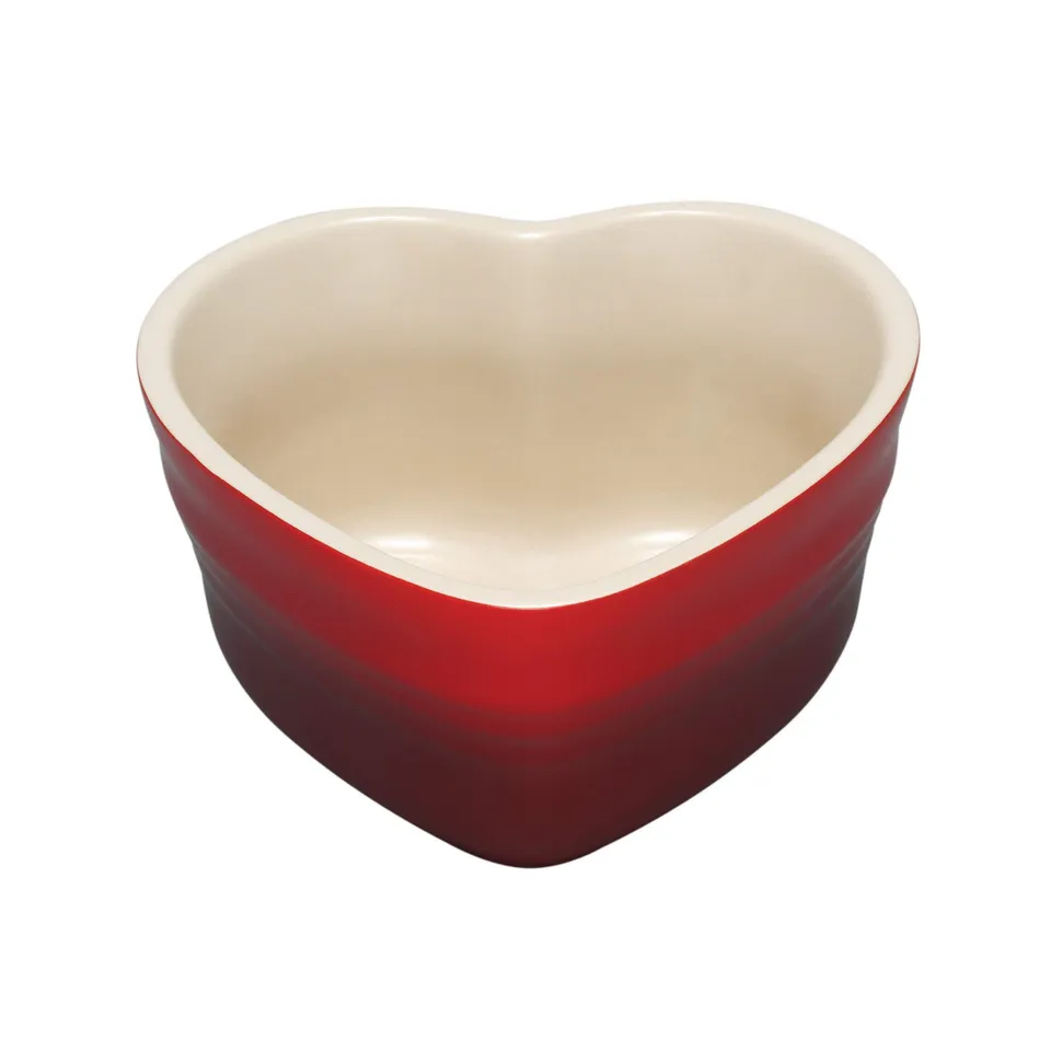le-creuset-cocotte-en-forme-de-c-ur-c-ramique-300-ml-cerise image 1
