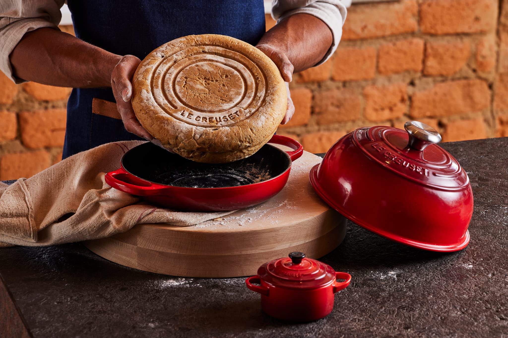 le-creuset-four-pain-signature-fonte-maill-e-24-cm-cerise image 6
